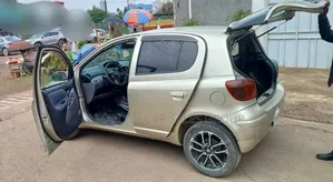 Toyota Vitz 2002 Purple