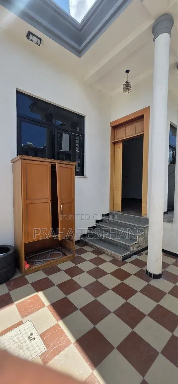 3bdrm Villa in Villa, Bole for rent