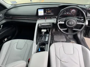 Hyundai Avante 2022 Gray