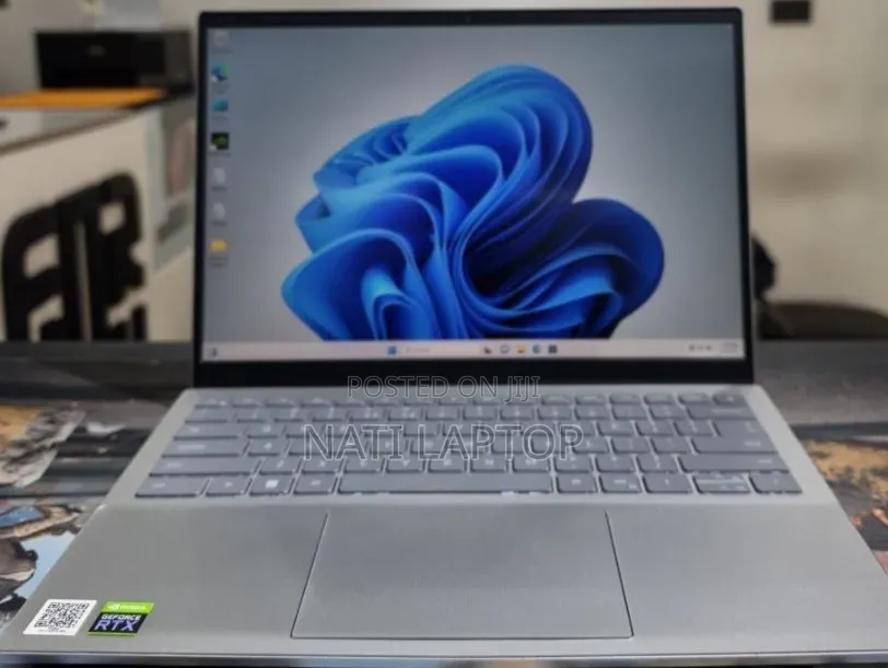 New Laptop Dell 16GB Intel Core i7 SSD 512GB