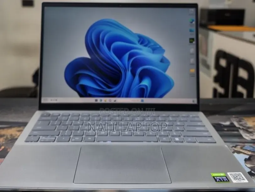 New Laptop Dell 16GB Intel Core i7 SSD 512GB