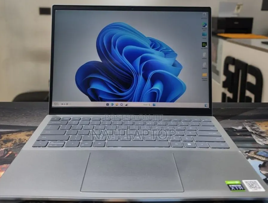 New Laptop Dell 16GB Intel Core i7 SSD 512GB