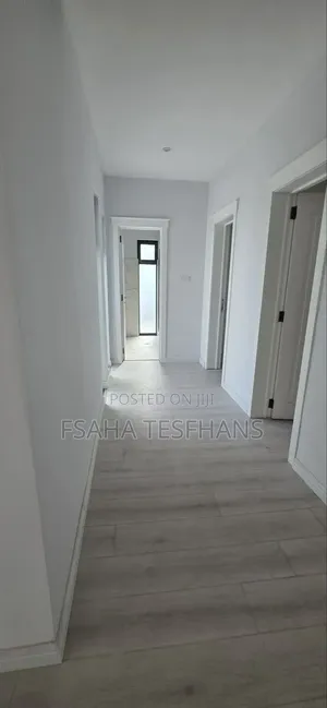 4bdrm House in House, Bole for rent