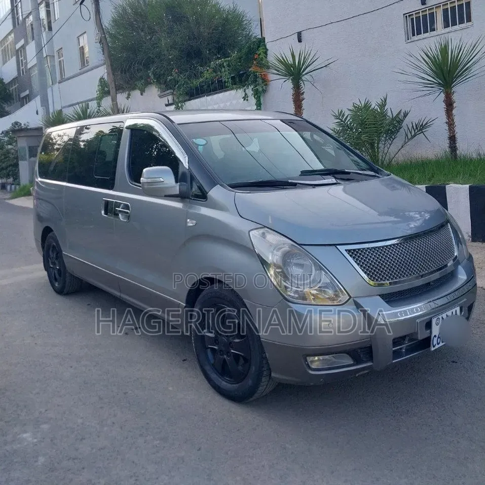 Hyundai Starex 2013 Silver