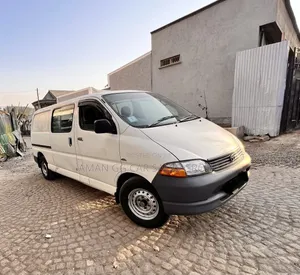 Toyota HiAce 2005 White