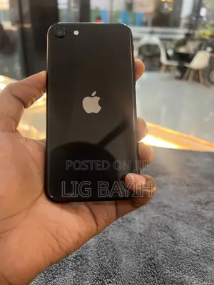 Apple iPhone SE 128 GB Black