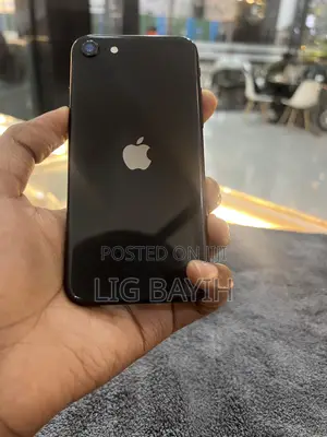 Apple iPhone SE 128 GB Black