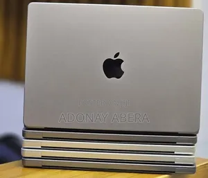 New Laptop Apple 16GB SSD 512GB