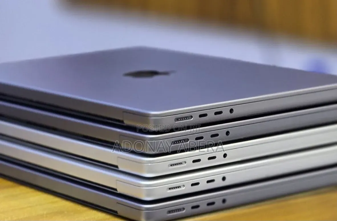 New Laptop Apple 16GB SSD 512GB