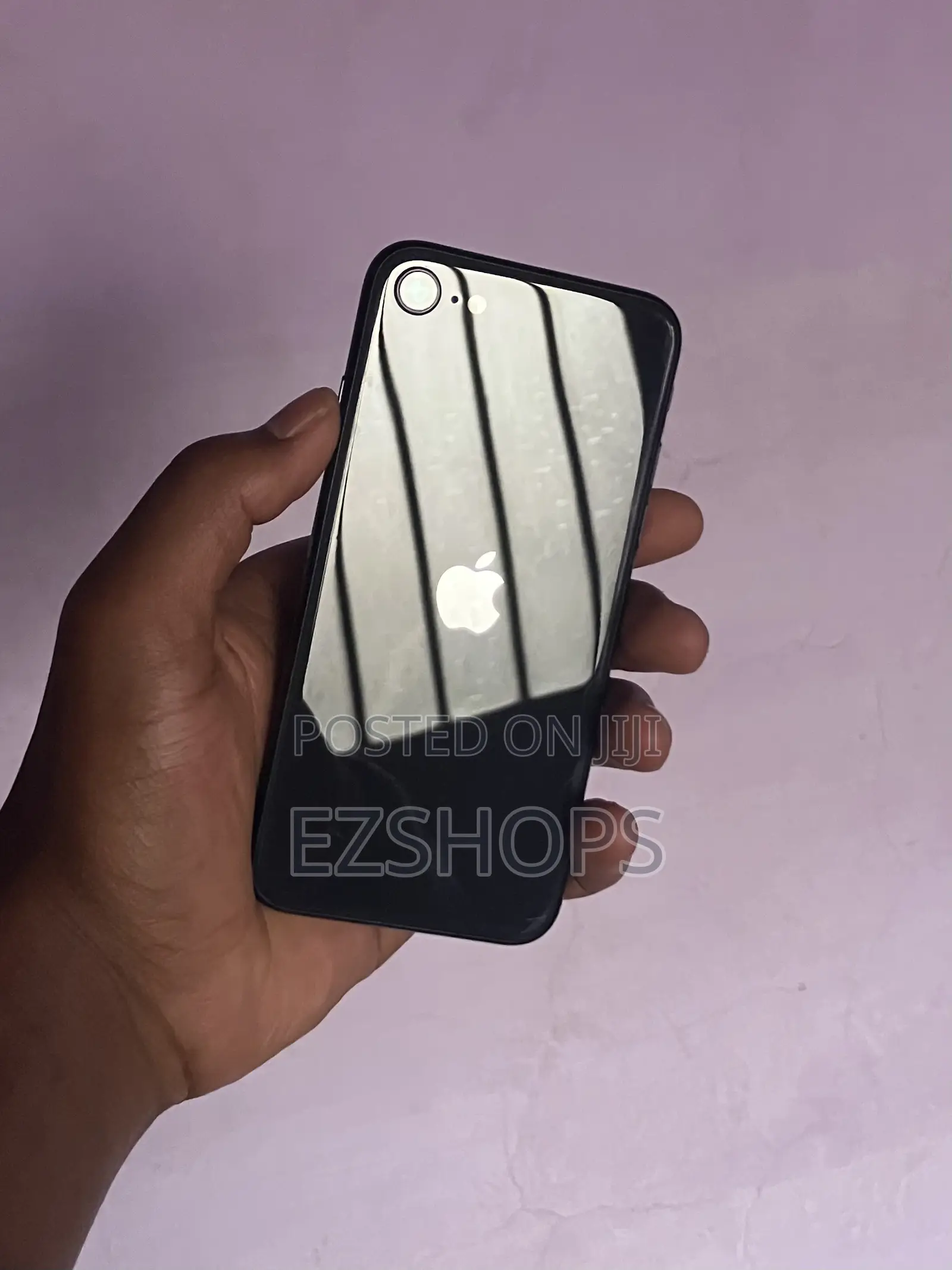 Apple iPhone SE (2020) 64 GB Black