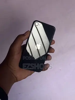 Apple iPhone SE (2020) 64 GB Black