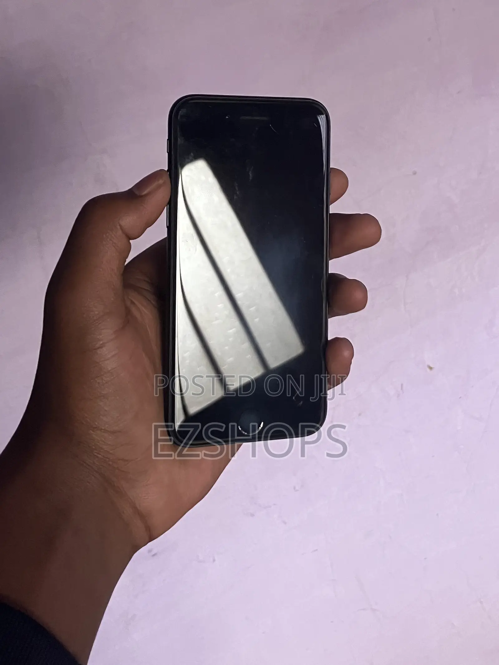 Apple iPhone SE (2020) 64 GB Black