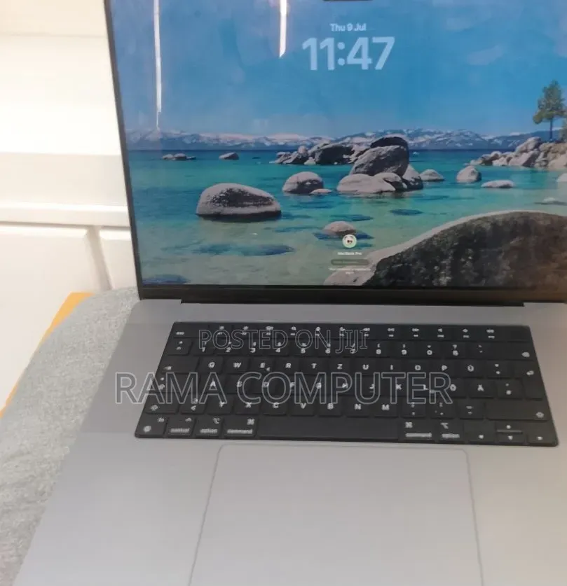 New Laptop Apple MacBook Pro 2021 M1 16GB Apple M1 Pro SSD 512GB