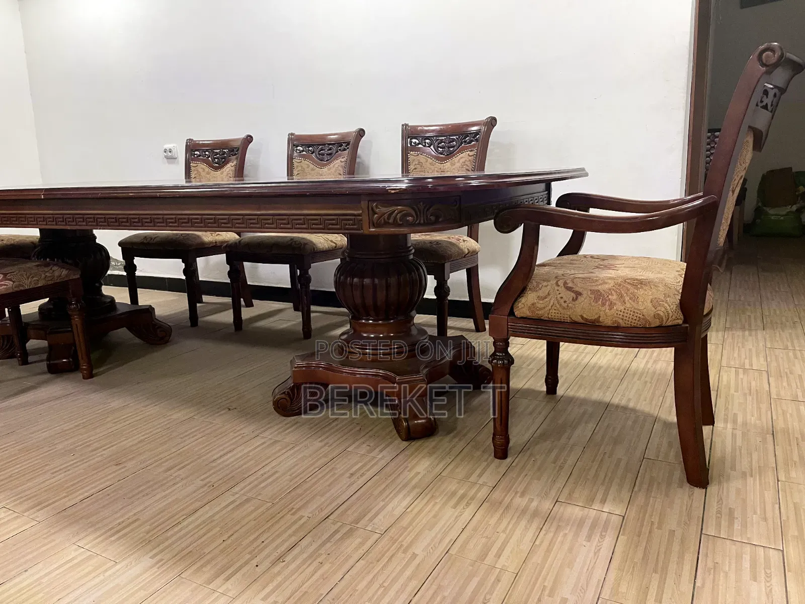 For Sale – Imported Luxury 8-Seater Dining Table Set