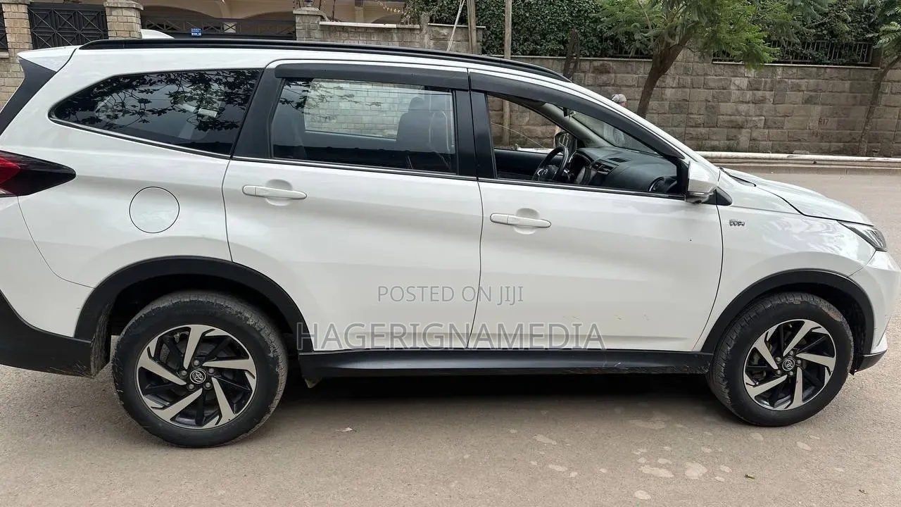 Toyota Rush 2021 White