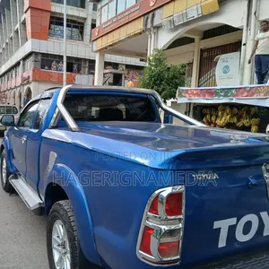 Toyota Hilux 2012 Blue