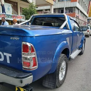 Toyota Hilux 2012 Blue