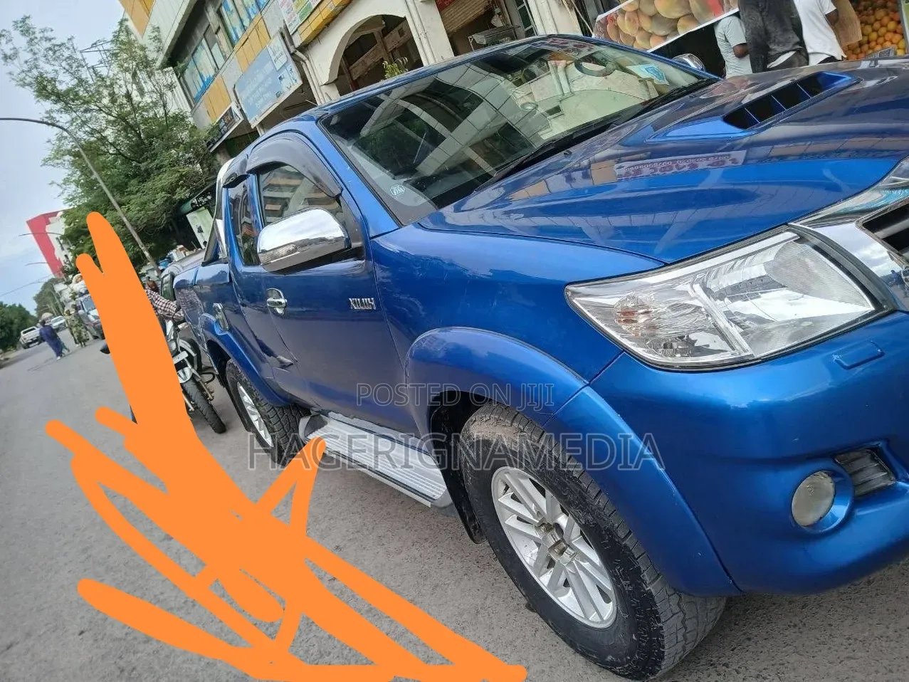 Toyota Hilux 2012 Blue