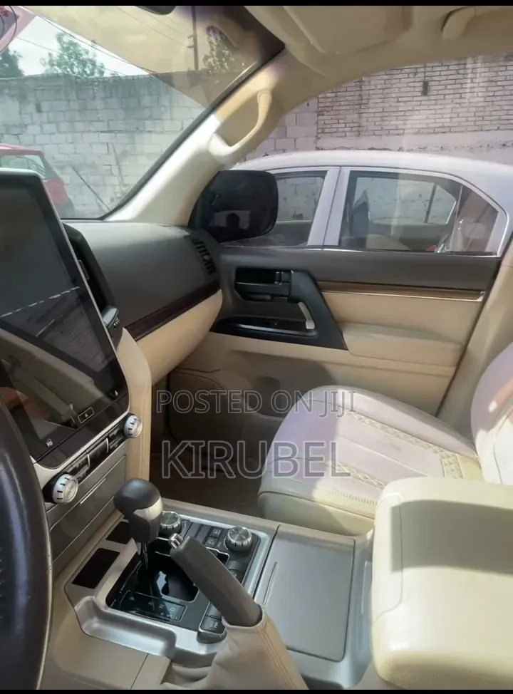 Toyota Land Cruiser 2019 Silver