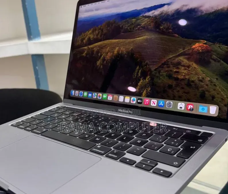 New Laptop Apple MacBook Pro 2021 M1 16GB Apple M1 Pro SSD 512GB