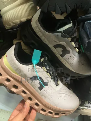 On Running Cloudtilt (Cream Peach):