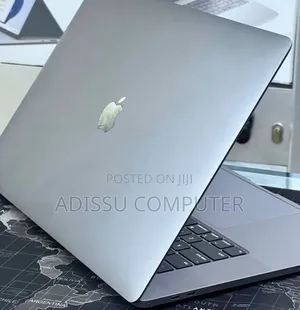 New Laptop Apple MacBook Pro 2019 32GB Intel Core i9 SSD 512GB