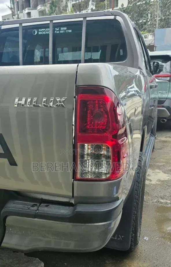 Toyota Hilux 2018 Silver