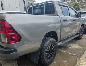Toyota Hilux 2018 Silver