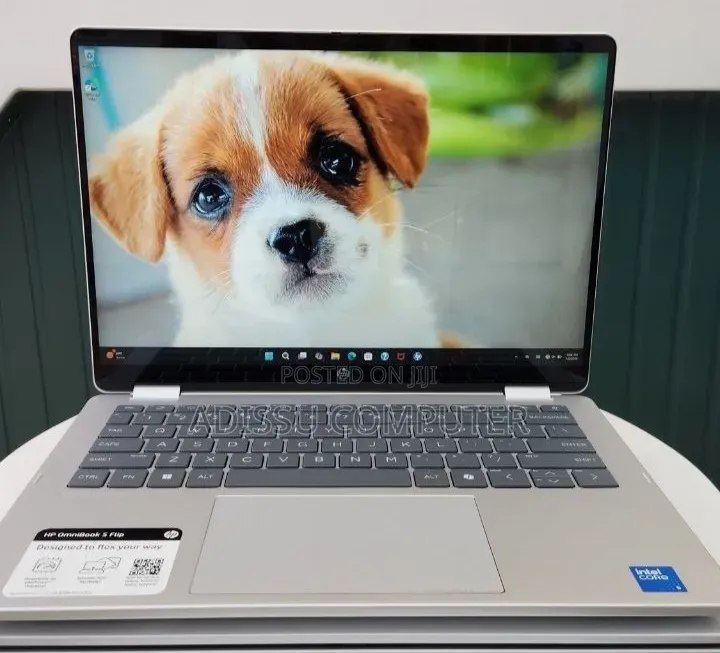 New Laptop HP OmniBook 5 Flip 14-fp0023dx 8GB Intel Core 5 SSD 512GB