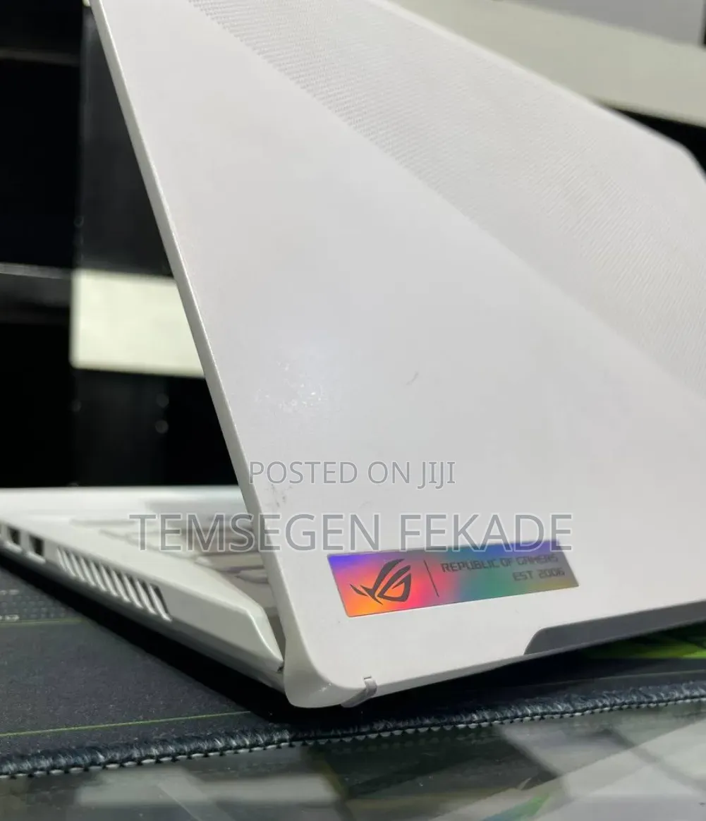 New Laptop Asus ROG Zephyrus G16 16GB AMD Ryzen 9 SSD 512GB