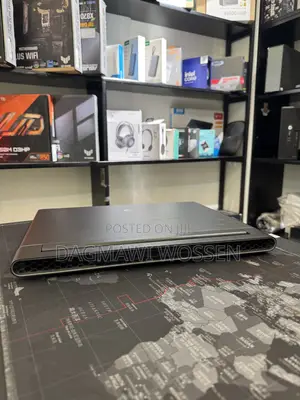 New Laptop Dell Allienware M18 R1 16GB AMD Ryzen 9 SSD 1T