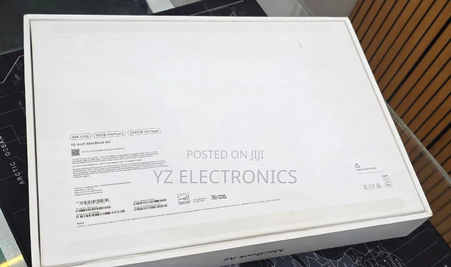 New Laptop Apple MacBook Pro 2024 M4 16GB Intel Core i7 SSD 256GB