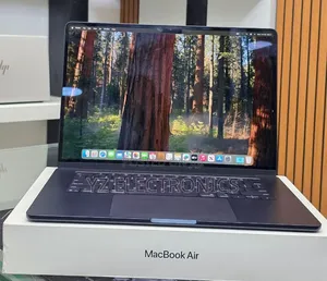 New Laptop Apple MacBook Pro 2024 M4 16GB Intel Core i7 SSD 256GB