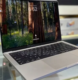 New Laptop Apple MacBook Pro 2023 M3 8GB Apple M3 SSD 512GB