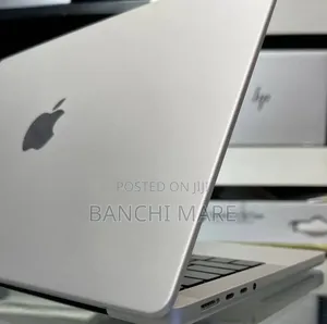 New Laptop Apple MacBook Pro 2023 M3 8GB Apple M3 SSD 512GB