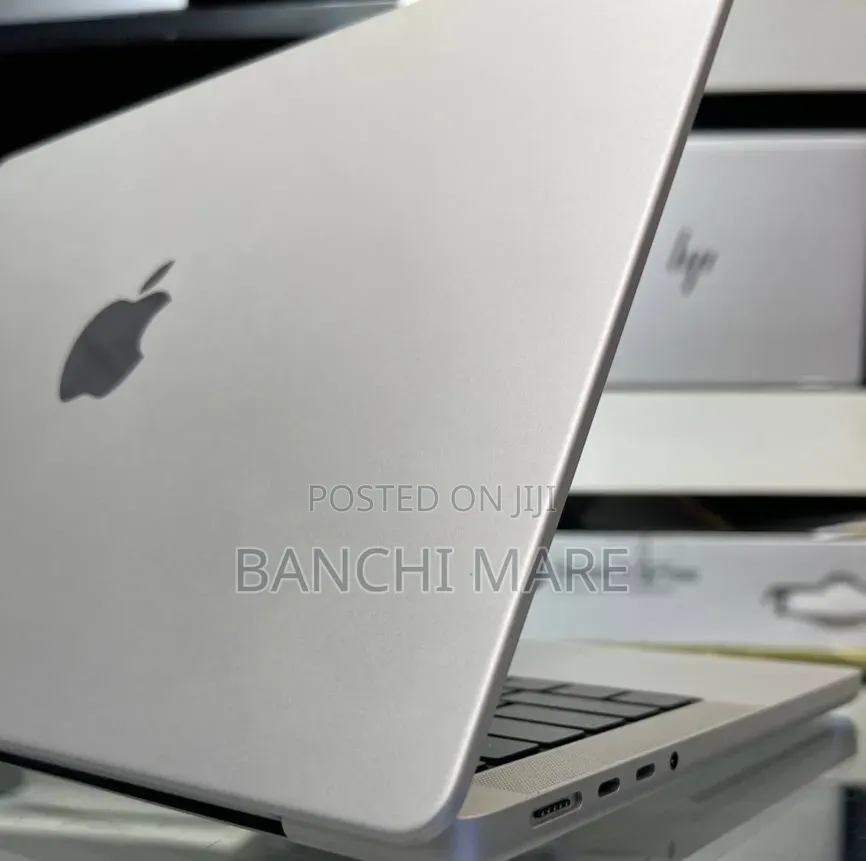 New Laptop Apple MacBook Pro 2023 M3 8GB Apple M3 SSD 512GB