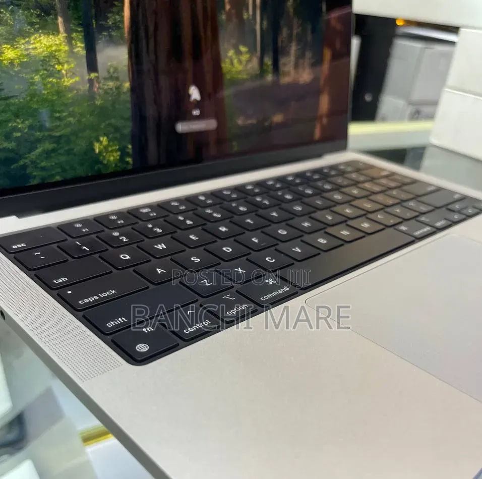 New Laptop Apple MacBook Pro 2023 M3 8GB Apple M3 SSD 512GB