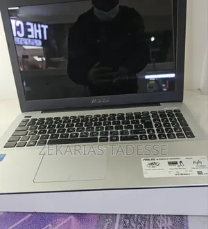 New Laptop Asus 8GB Intel Core i7 HDD 750GB