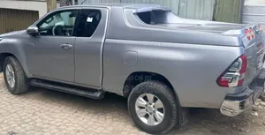 Toyota Hilux 2019 Silver