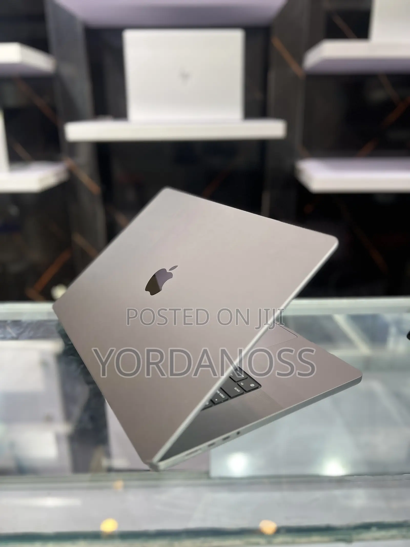 New Laptop Apple MacBook Pro 2021 M1 32GB Apple M1 Pro SSD 512GB