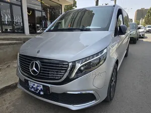 Mercedes-Benz V-Class 2023 Silver