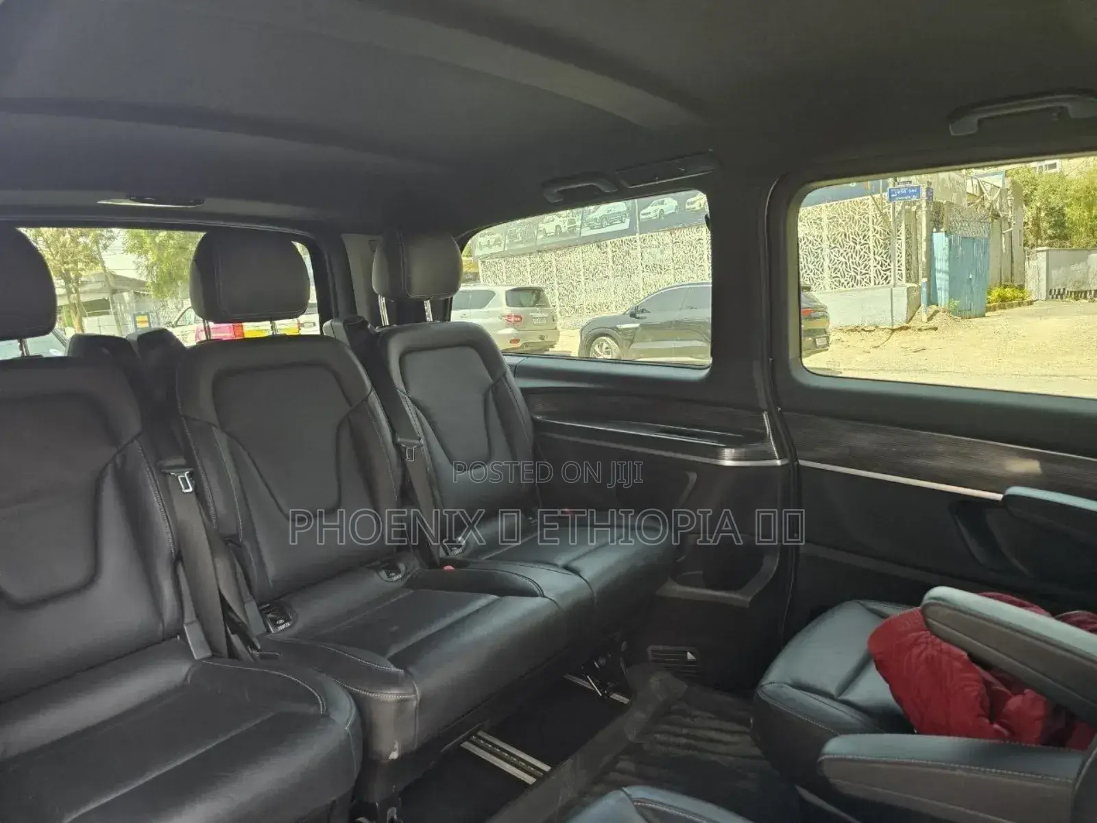 Mercedes-Benz V-Class 2023 Silver