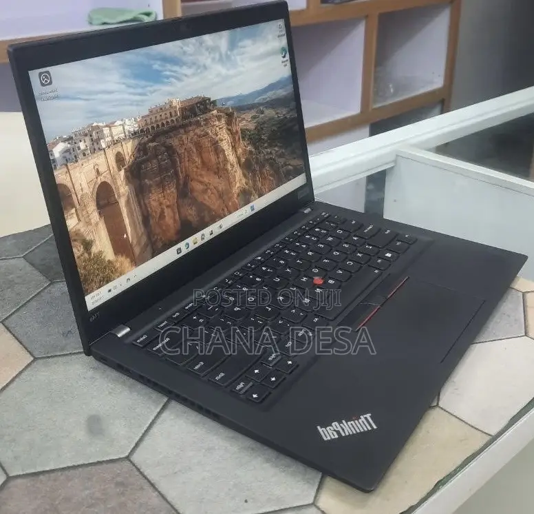 New Laptop Lenovo 16GB AMD Ryzen 5 SSD 512GB