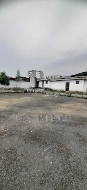 4bdrm House in Feyl Bet, Bole for rent