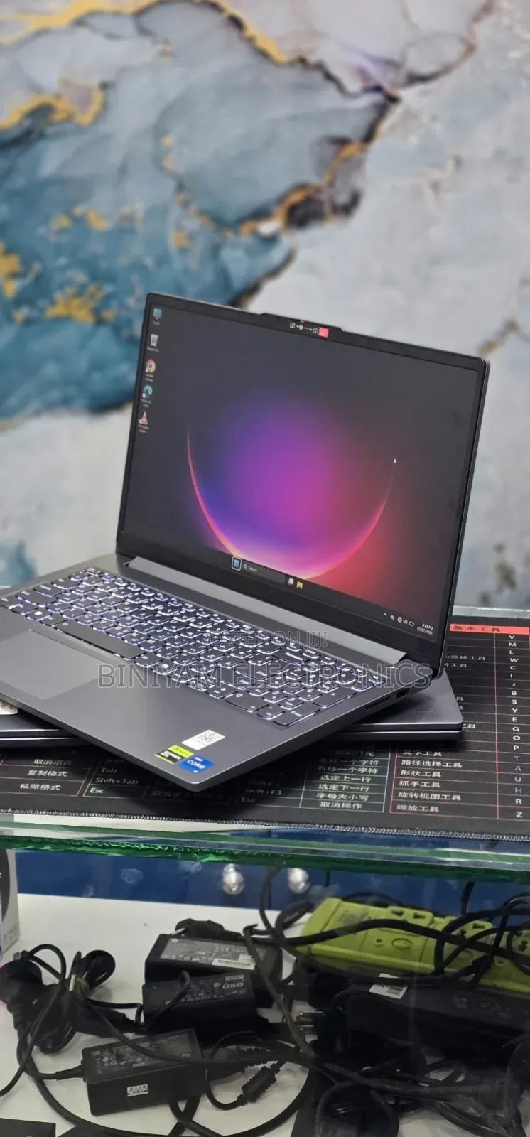 New Laptop Lenovo LOQ 15AHP10 12GB Intel Core i5 SSD 512GB