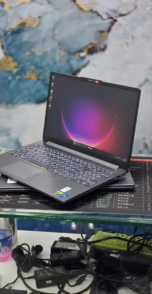 New Laptop Lenovo LOQ 15AHP10 12GB Intel Core i5 SSD 512GB