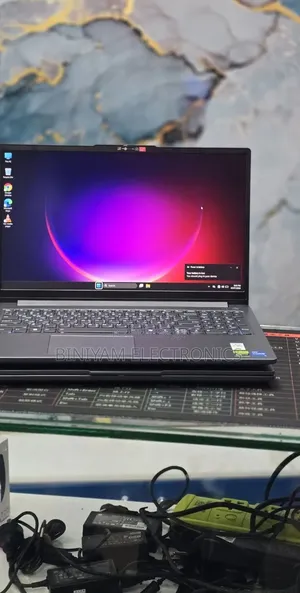 New Laptop Lenovo LOQ 15AHP10 12GB Intel Core i5 SSD 512GB