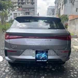BYD E2 43 kWh 94 hp FWD 2025 Silver
