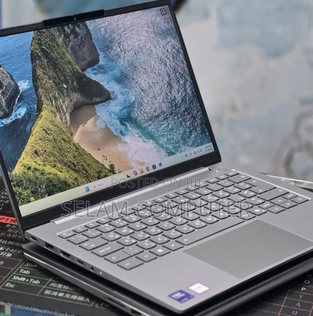 New Laptop Lenovo ThinkBook 13 16GB Intel Core Ultra 7 SSD 512GB