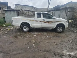 Toyota Hilux 2008 White